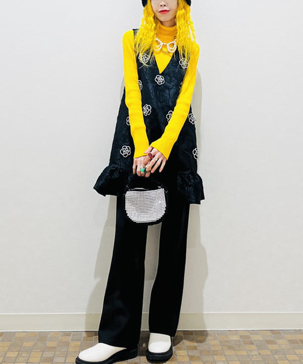 ひるてぃさんの「BEAMS WOMEN｜sister jane / Priya Embellished Trousers」を使ったコーディネート