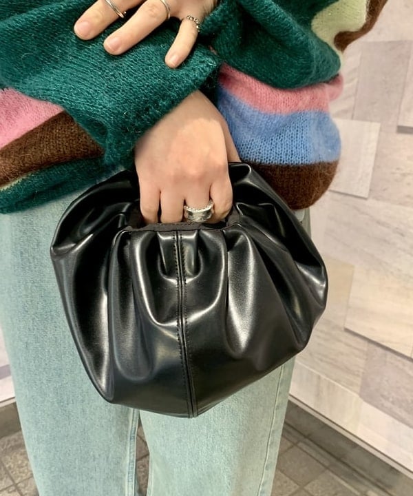 吉田　真実さんの「bLicensceLL × Ray BEAMS / 別注 ボディ ベルト」を使ったコーディネート