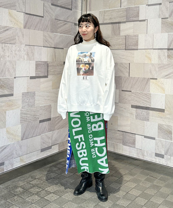 庭野 優紀さんの「I Hate Monday / flower lace ストッキング black」を使ったコーディネート