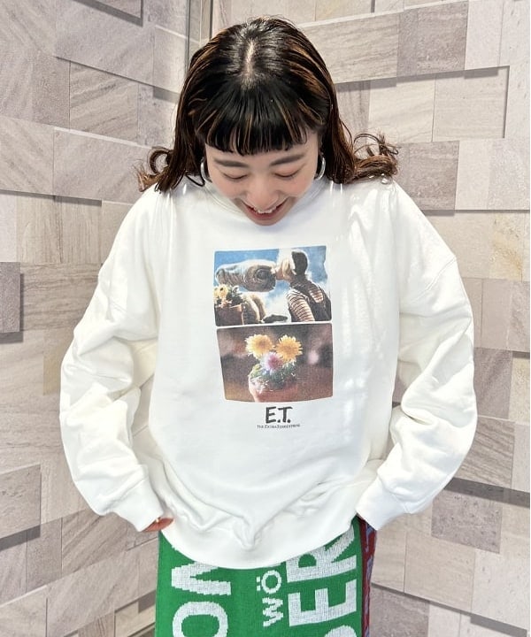 庭野 優紀さんの「I Hate Monday / flower lace ストッキング black」を使ったコーディネート