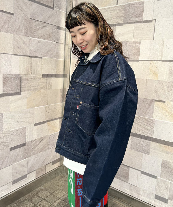 庭野 優紀さんの「I Hate Monday / flower lace ストッキング black」を使ったコーディネート