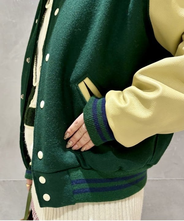 吉野 多恵さんの「BEAMS WOMEN｜BEAMS BOY / 樹脂 パール ロング ネックレス」を使ったコーディネート