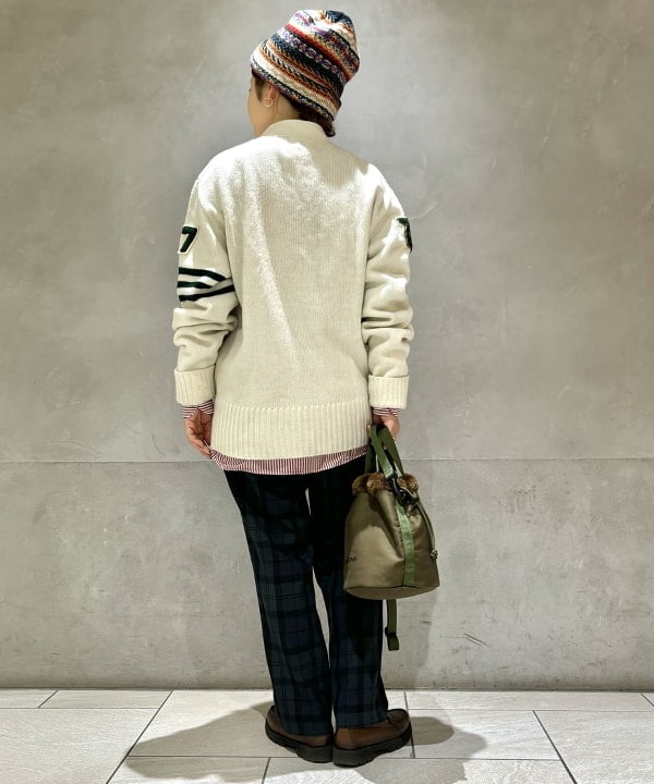 吉野 多恵さんの「BEAMS WOMEN｜BEAMS BOY / 樹脂 パール ロング ネックレス」を使ったコーディネート