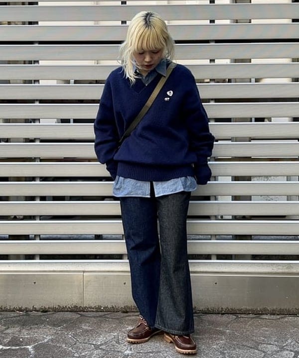 ナツハさんの「BEAMS WOMEN｜【別注】BUZZ RICKSON'S / シャンブレー ロングスリーブ シャツ」を使ったコーディネート