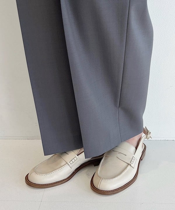 shibataさんの「BEAMS WOMEN｜PASCUCCI /  バック ストラップ ローファー」を使ったコーディネート