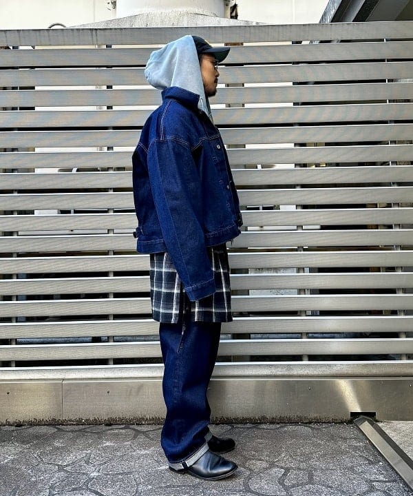 佐々木 祐太さんの「BEAMS WOMEN｜BEAMS / ヴィンテージライク フェード フルジップフーディ」を使ったコーディネート