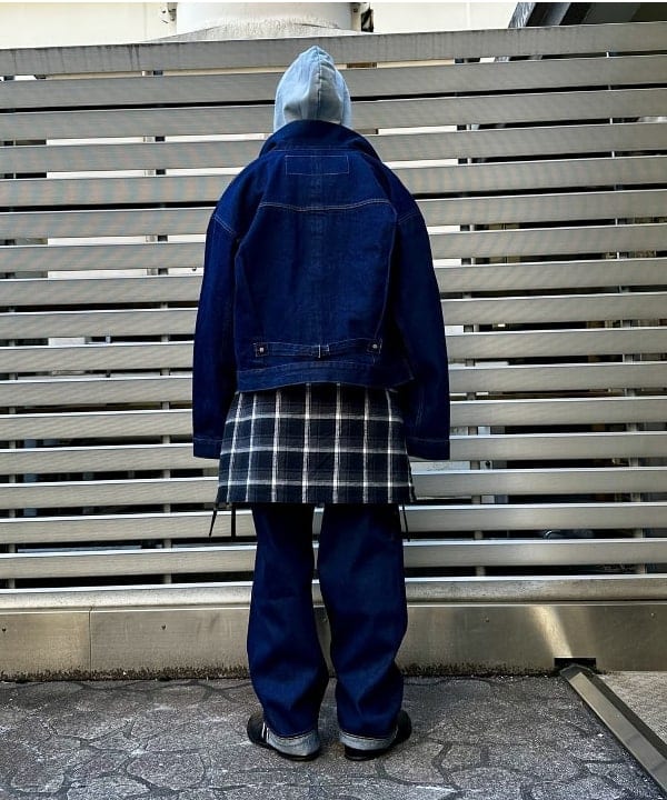 佐々木 祐太さんの「BEAMS WOMEN｜BEAMS / ヴィンテージライク フェード フルジップフーディ」を使ったコーディネート