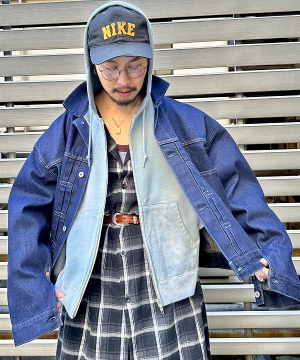 佐々木 祐太さんの「BEAMS WOMEN｜BEAMS / ヴィンテージライク フェード フルジップフーディ」を使ったコーディネート