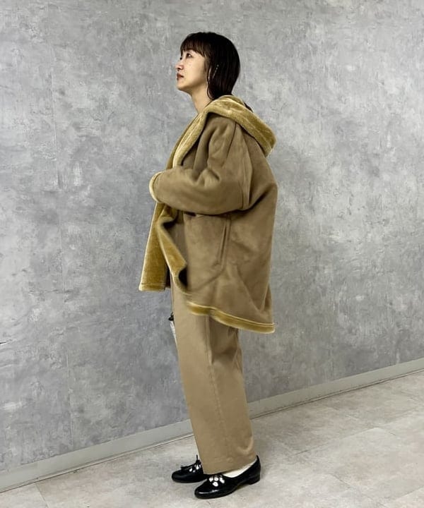 西村 章代さんの「BEAMS WOMEN｜GIANNI CHIARINI / CAMILLA メタリック レザートートバッグ」を使ったコーディネート