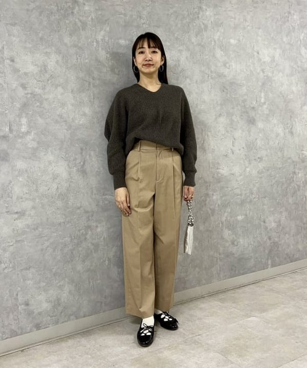 西村 章代さんの「BEAMS WOMEN｜GIANNI CHIARINI / CAMILLA メタリック レザートートバッグ」を使ったコーディネート