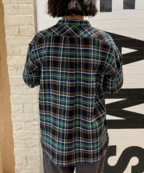 小原 もこさんの「BEAMS WOMEN｜CLARKS ORIGINALS / Wallabee Boot GTX 23SS」を使ったコーディネート