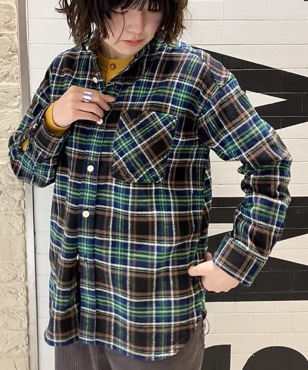 小原 もこさんの「BEAMS WOMEN｜CLARKS ORIGINALS / Wallabee Boot GTX 23SS」を使ったコーディネート