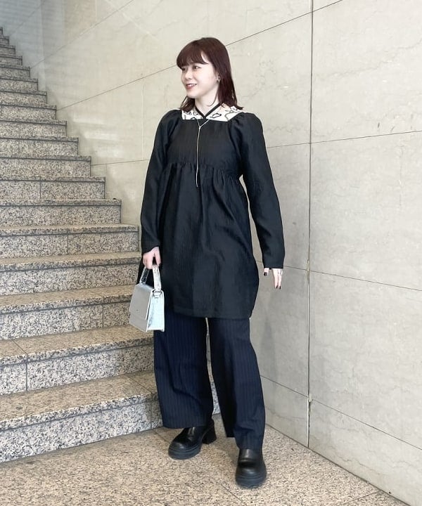 田中 里実さんの「BEAMS WOMEN｜Ray BEAMS / フクレ ジャカード スクエアネック ミニワンピース」を使ったコーディネート
