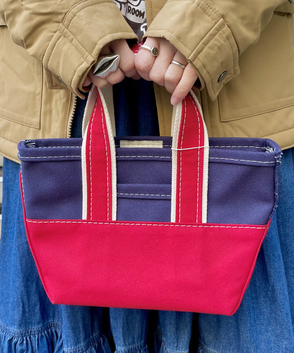 コウリキ　マミさんの「BEAMS WOMEN｜L.L.Bean × BEAMS PLUS ＆ BEAMS BOY / Deep Bottom Deluxe Boat and Tote Mini」を使ったコーディネート