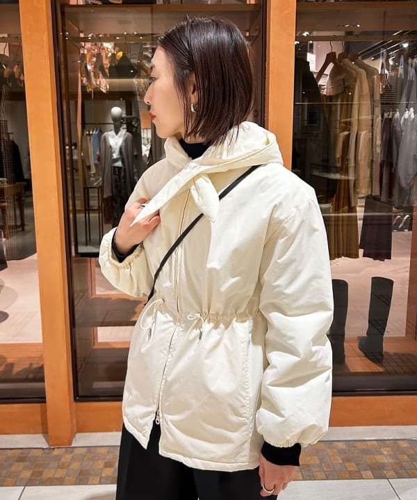 川口 恵さんの「BEAMS WOMEN｜Ray BEAMS / 14G リブ タートルネック ニット」を使ったコーディネート