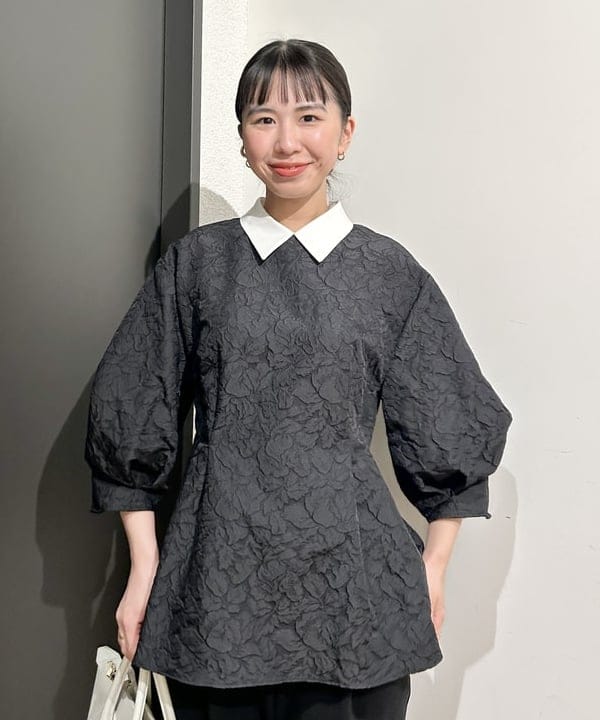 佐藤 美樹さんの「BEAMS WOMEN｜フクレ織りジャカード アタッチドカラー ブラウス＊」を使ったコーディネート