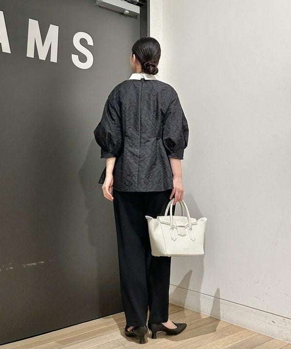 佐藤 美樹さんの「BEAMS WOMEN｜フクレ織りジャカード アタッチドカラー ブラウス＊」を使ったコーディネート