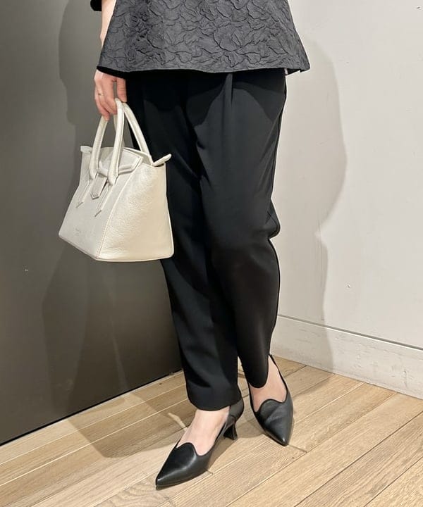 佐藤 美樹さんの「BEAMS WOMEN｜フクレ織りジャカード アタッチドカラー ブラウス＊」を使ったコーディネート