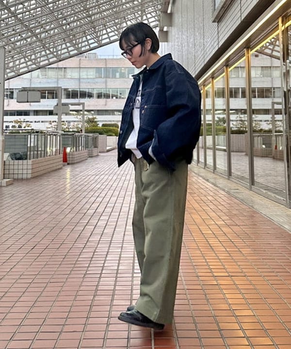なるみさんの「1940'sディテール ワイドチノパンツ」を使ったコーディネート