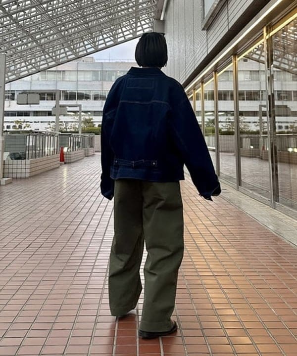 なるみさんの「1940'sディテール ワイドチノパンツ」を使ったコーディネート