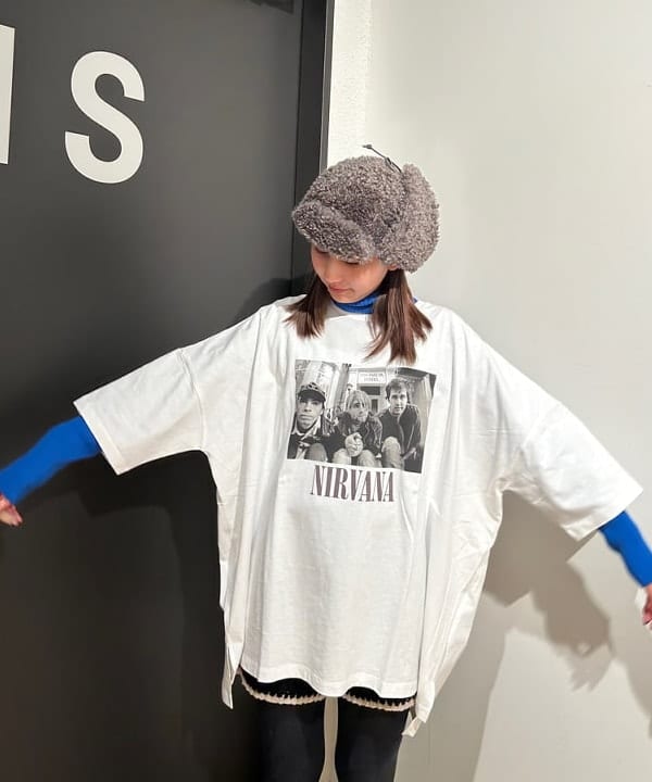 佐藤 亜美さんの「BEAMS WOMEN｜FALKE / 48790 FAMILY TIGHTS WOMEN」を使ったコーディネート