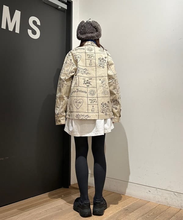 佐藤 亜美さんの「BEAMS WOMEN｜FALKE / 48790 FAMILY TIGHTS WOMEN」を使ったコーディネート