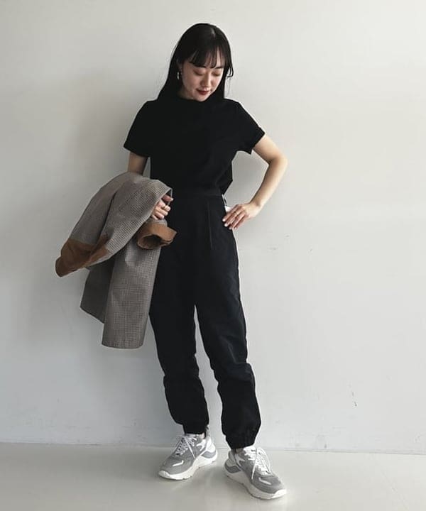 大浦 栞さんの「BEAMS WOMEN｜AK+1 / ベーシック Tシャツ」を使ったコーディネート