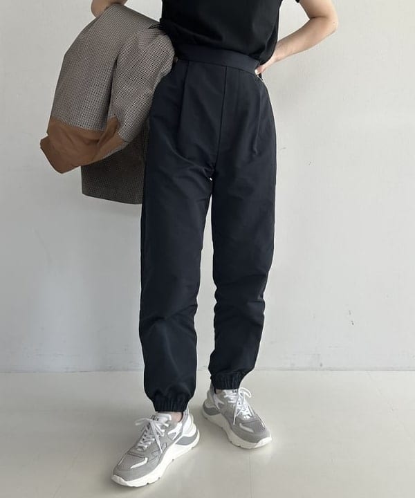 大浦 栞さんの「BEAMS WOMEN｜AK+1 / ベーシック Tシャツ」を使ったコーディネート