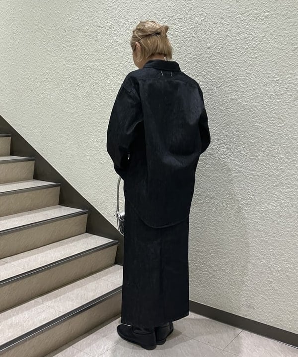 内山 瑛美さんの「エディター坪田あさみ × woadblue × Demi-Luxe BEAMS / 別注 デニム Iラインスカート」を使ったコーディネート