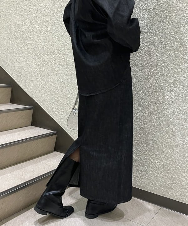内山 瑛美さんの「エディター坪田あさみ × woadblue × Demi-Luxe BEAMS / 別注 デニム Iラインスカート」を使ったコーディネート