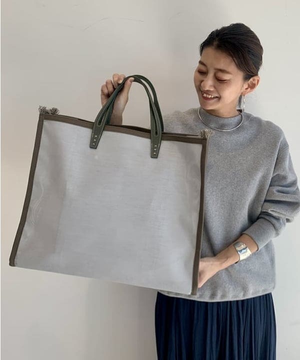 桑原 ふみさんの「BEAMS WOMEN｜AK+1 / アンブレラ スカート」を使ったコーディネート