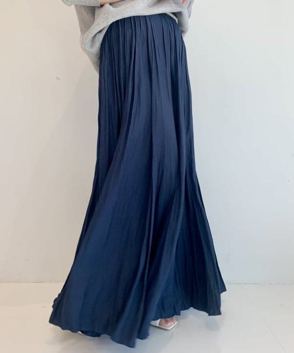 桑原 ふみさんの「BEAMS WOMEN｜AK+1 / アンブレラ スカート」を使ったコーディネート