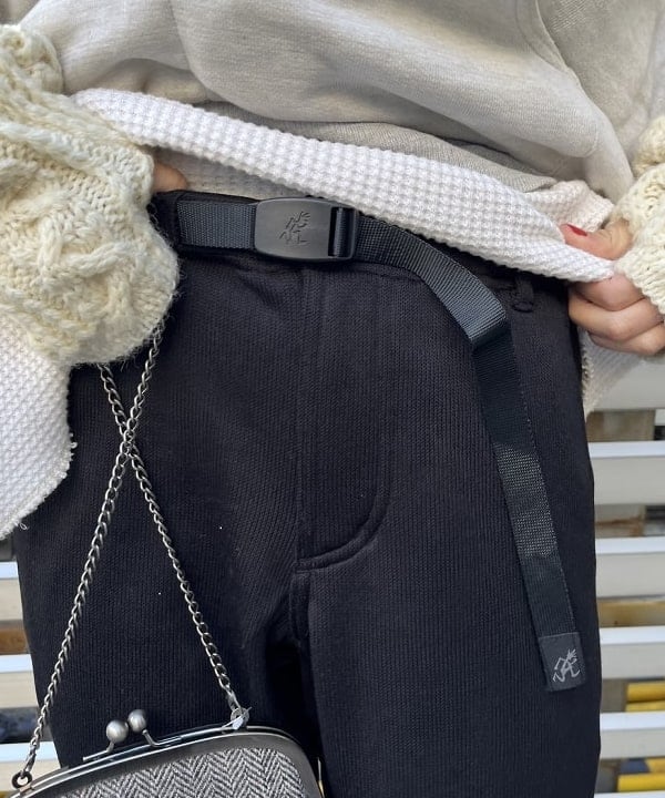 ミナミマリコさんの「BEAMS WOMEN｜BEAMS BOY / がま口 ビッグ ポーチ」を使ったコーディネート
