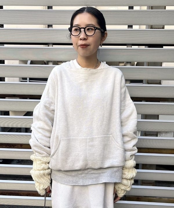 ミナミマリコさんの「BEAMS WOMEN｜BEAMS BOY / がま口 ビッグ ポーチ」を使ったコーディネート