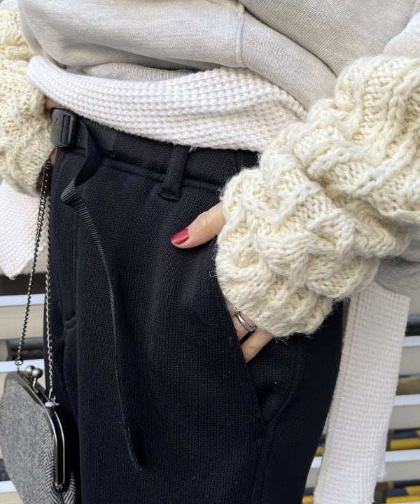 ミナミマリコさんの「BEAMS WOMEN｜BEAMS BOY / がま口 ビッグ ポーチ」を使ったコーディネート