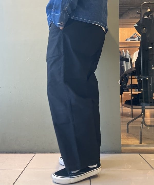 滝沢 一喜さんの「BEAMS WOMEN｜BEAMS PLUS / MIL Utility Trousers」を使ったコーディネート