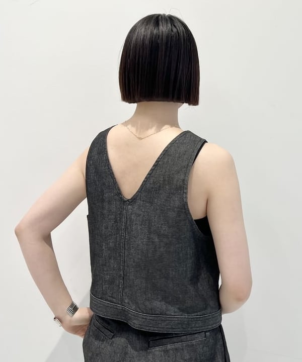 大川 美咲さんの「BEAMS WOMEN｜エディター坪田あさみ × woadblue × Demi-Luxe BEAMS / 別注 2タック デニムパンツ」を使ったコーディネート