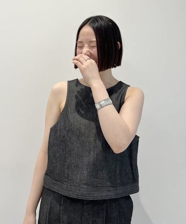 大川 美咲さんの「BEAMS WOMEN｜エディター坪田あさみ × woadblue × Demi-Luxe BEAMS / 別注 2タック デニムパンツ」を使ったコーディネート
