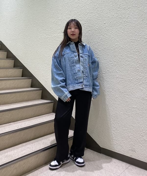 谷坊 ひかるさんの「Ray BEAMS / ストレッチ レース ハイネック トップス」を使ったコーディネート