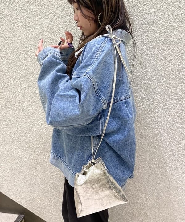 谷坊 ひかるさんの「Ray BEAMS / ストレッチ レース ハイネック トップス」を使ったコーディネート