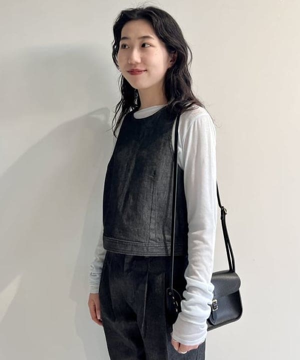 中丸　栞さんの「BEAMS WOMEN｜エディター坪田あさみ × woadblue × Demi-Luxe BEAMS / 別注 2タック デニムパンツ」を使ったコーディネート