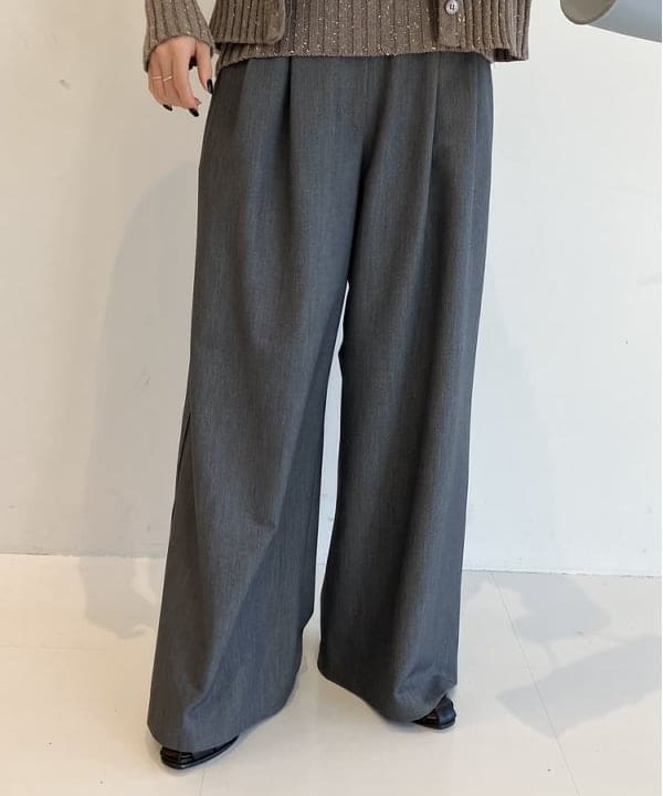 SAKAIさんの「BEAMS WOMEN｜PASCUCCI / レザー グルカサンダル」を使ったコーディネート