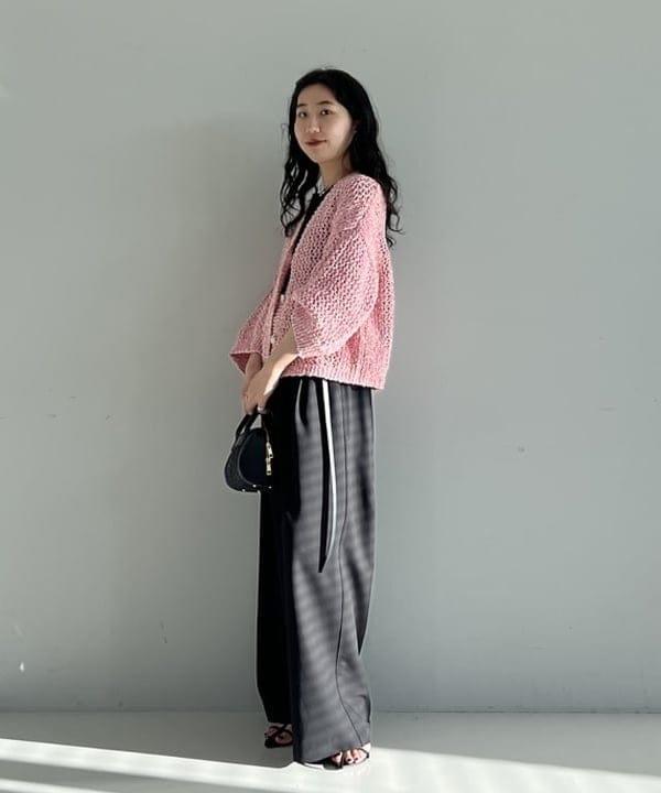 中丸　栞さんの「BEAMS WOMEN｜ポインテッド ヌードサンダル .M」を使ったコーディネート
