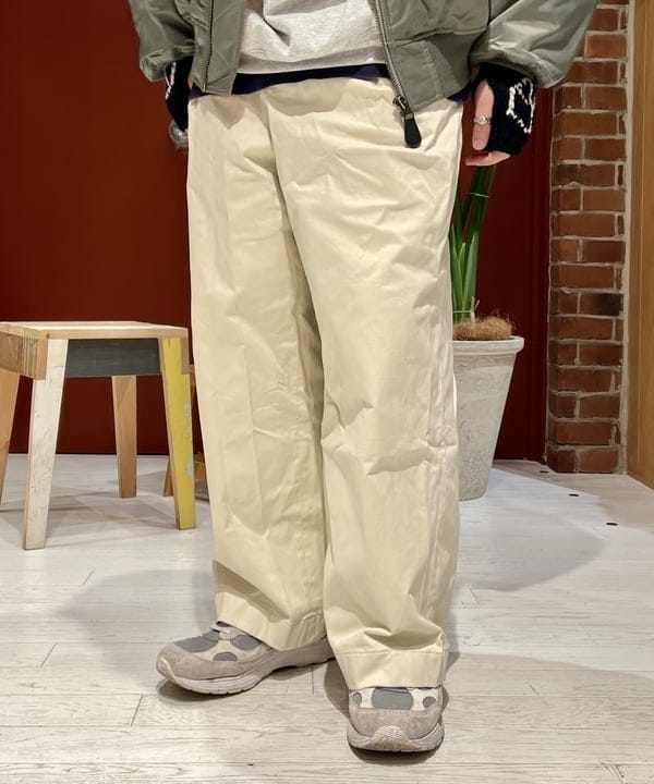 新里 京介さんの「BEAMS WOMEN｜リラックスフィット THERMOLITE(R) MA-1 （撥水）」を使ったコーディネート