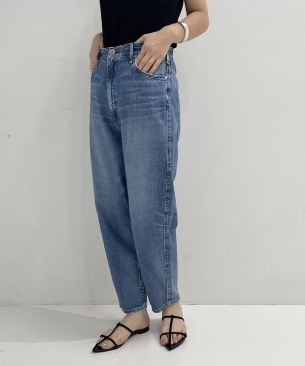 住吉　明佳さんの「BEAMS WOMEN｜ポインテッド ヌードサンダル .M」を使ったコーディネート