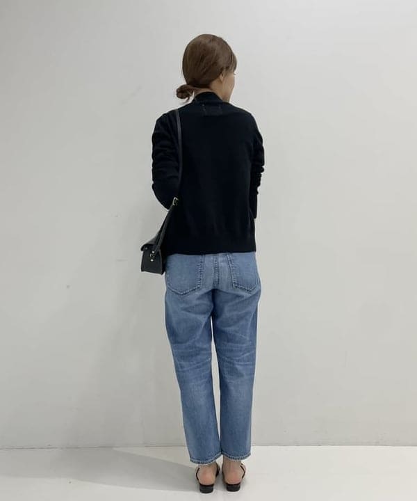 住吉　明佳さんの「BEAMS WOMEN｜ポインテッド ヌードサンダル .M」を使ったコーディネート