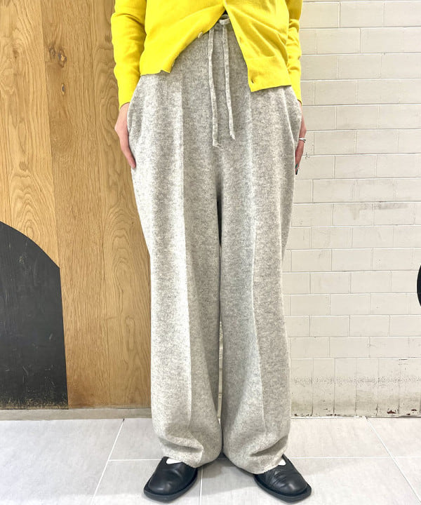 笠井 祐希さんの「BEAMS WOMEN｜BEAMS BOY / 14ゲージ コットン カーディガン」を使ったコーディネート