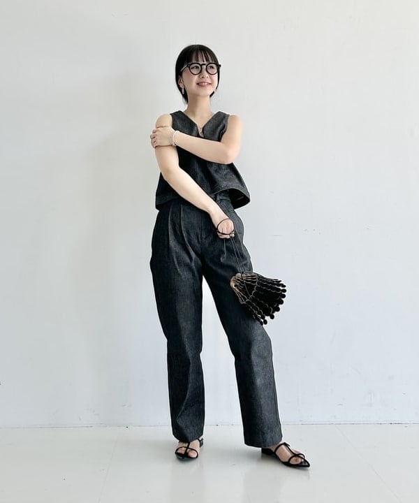 佐藤 美樹さんの「BEAMS WOMEN｜エディター坪田あさみ × woadblue × Demi-Luxe BEAMS / 別注 2タック デニムパンツ」を使ったコーディネート