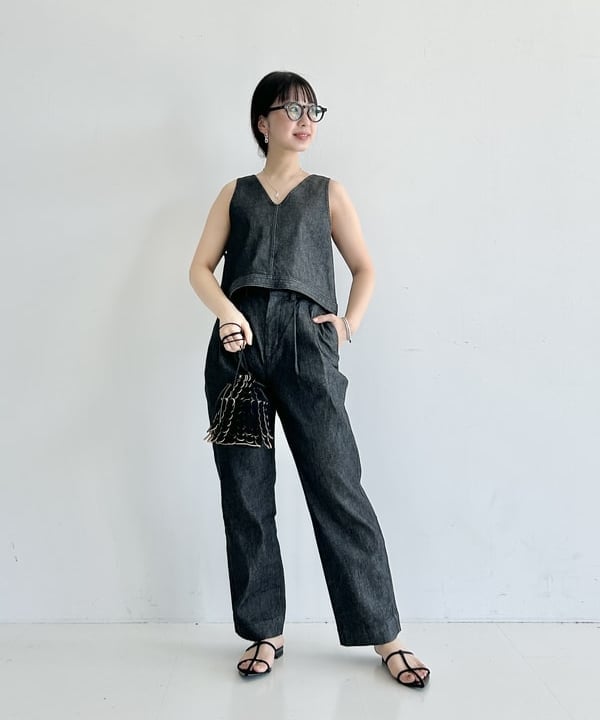 佐藤 美樹さんの「BEAMS WOMEN｜エディター坪田あさみ × woadblue × Demi-Luxe BEAMS / 別注 2タック デニムパンツ」を使ったコーディネート