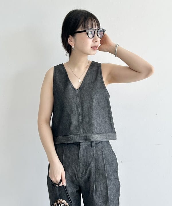 佐藤 美樹さんの「BEAMS WOMEN｜エディター坪田あさみ × woadblue × Demi-Luxe BEAMS / 別注 2タック デニムパンツ」を使ったコーディネート